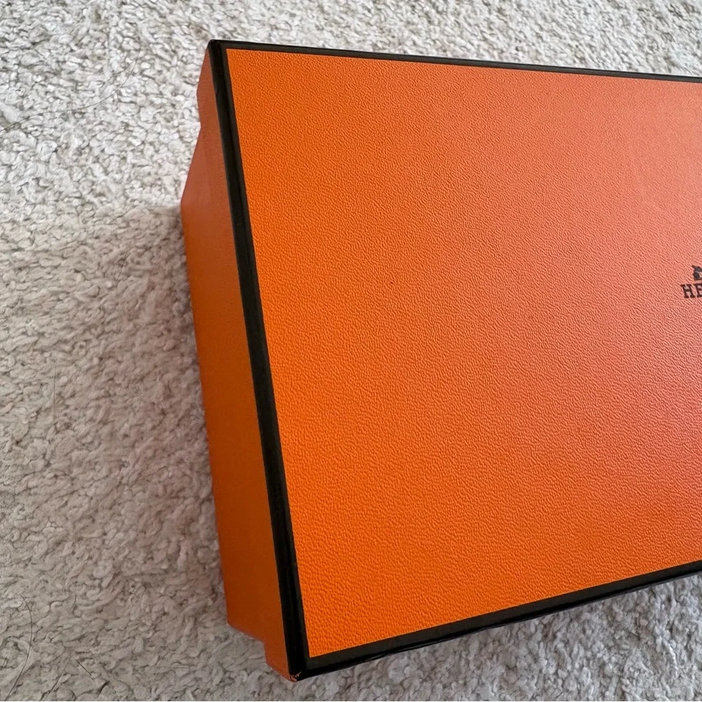Hermès Orange gift Box
